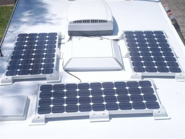 Sada 2 ks napojujících držáků solárních panelů pro obytný vůz či karavan č.3